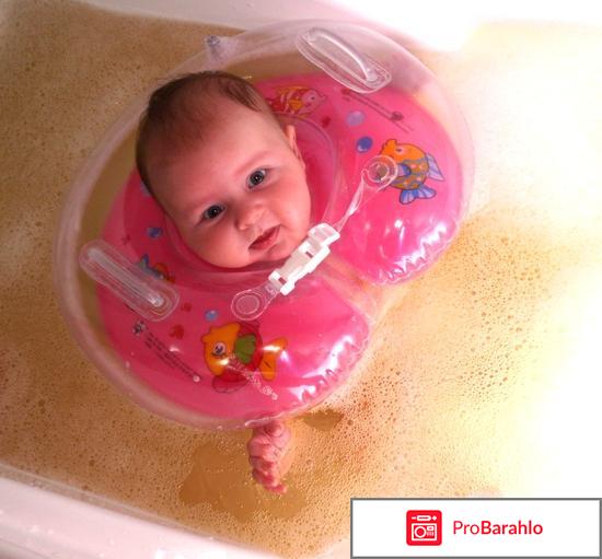 Купание новорожденного с кругом 