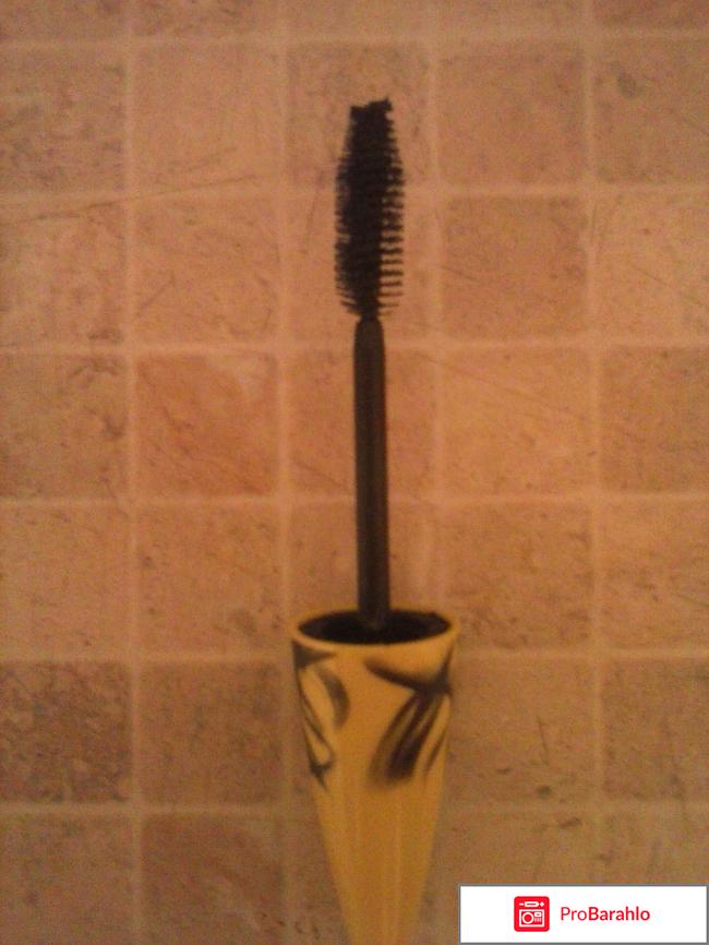 Тушь для ресниц MAYBELLINE New York Colossal Volum Express Smoky Eyes с угольно-чёрными пигментами отрицательные отзывы