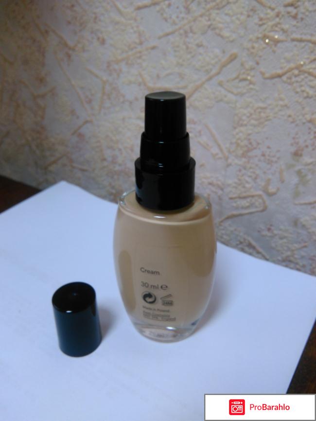 Avon Тональный крем для лица с успокаивающим действием 