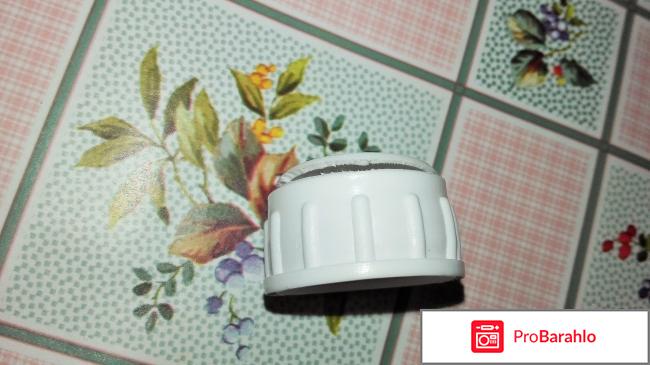 Отзыв окажется полезным многим подросткам. В юном возрасте часто появляется угревая сыпь. Вопрос серьезный. В коммерческих и государственных аптеках всегда можно приобрести различные средства против этого недуга. Заметьте, гарантий они не дают. В большинстве случаев положительного результата не бывает. Особенно популярно скупать китайские кремы. По данному поводу придется просветить читателей о том, что основным компонентом такой косметики считается эфирное масло мяты перечной. При укусах насекомых оно поможет. Зуд пропадет. Кстати, стоит не забывать что причиной появления покраснений и гнилых болячек во лбу, подбородке, лопатке и щеке являются болезнетворные микроорганизмы. Эти микробы постоянно циркулируют в крови, а не живут только в проблемных участках. Поэтому правильное лечение начинать именно от антибиотиков. Салициловой кислотой необходимо обработать только поверхность. Достаточно одной ватной палочки и легкого прикосновения. Поверьте, на утро после комбинированного подхода не останется прыщей. Эффект сто процентный у всех независимо от типа кожи. Учитывая все плюсы и минусы остается порекомендовать продукцию этого производителя. Салициловая кислота 1% Йодные Технологии и маркетинг обман