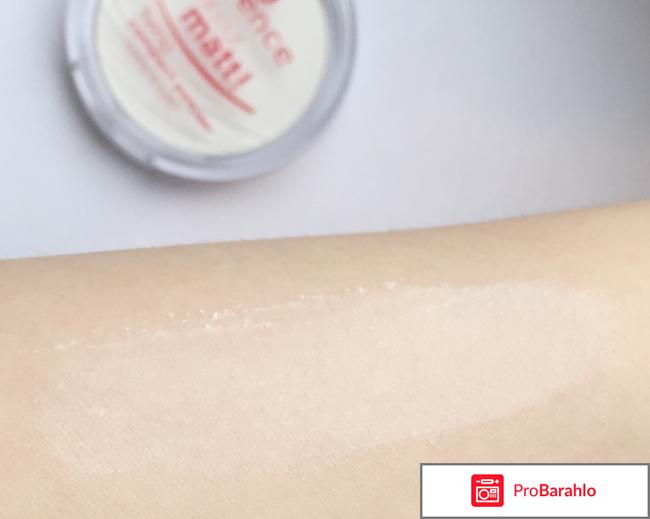 Пудра компактная для лица Essence 