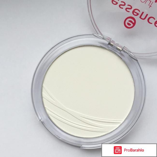 Пудра компактная для лица Essence 