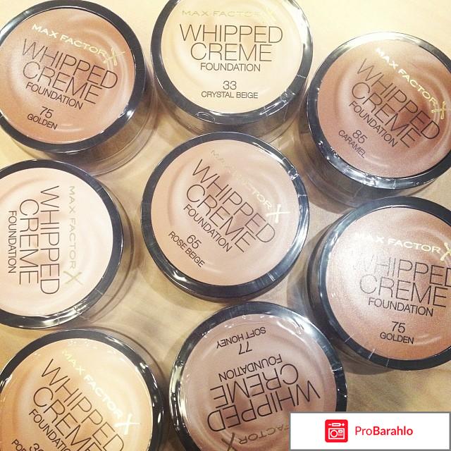 Тональный мусс Max Factor Whipped Creme Foundation 